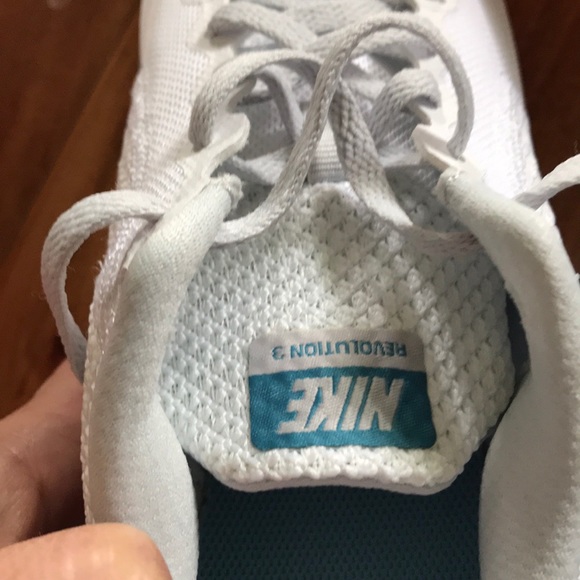 Nike White & Blue Revolution 3 Shoes LAST PAIR - Picture 7 of 8